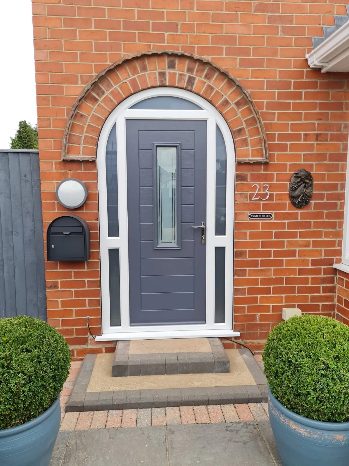PM Windows installation: A crisp contemporary welcome