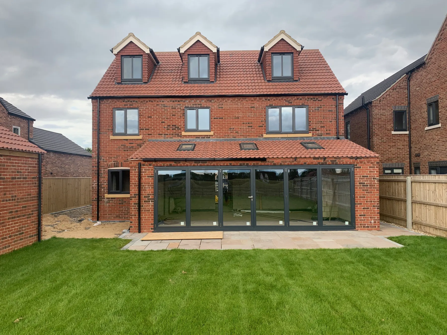 PM Windows installation: A balanced rear elevation
