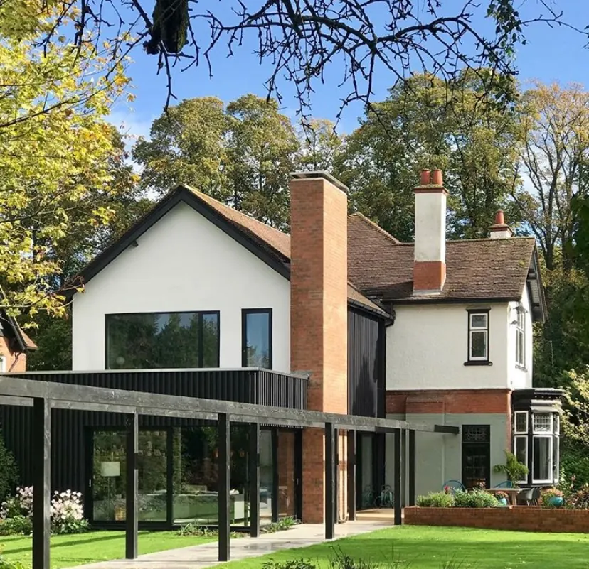 PM Windows installation: A modern opening within a character home